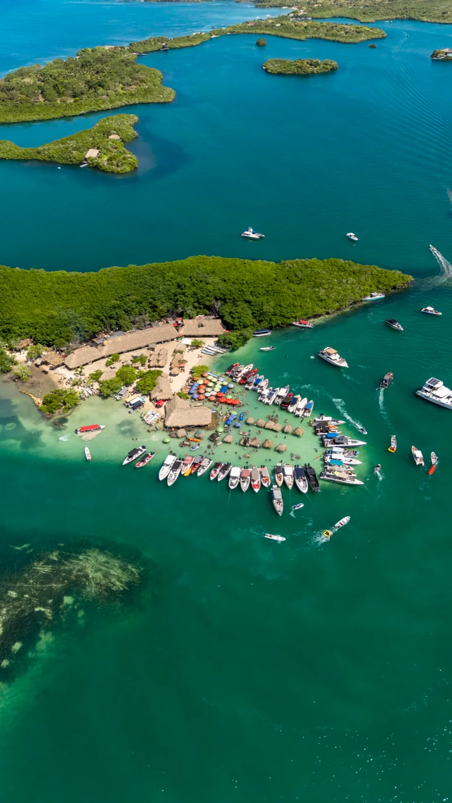 Mavi Soul with guests in the waters of Cholón