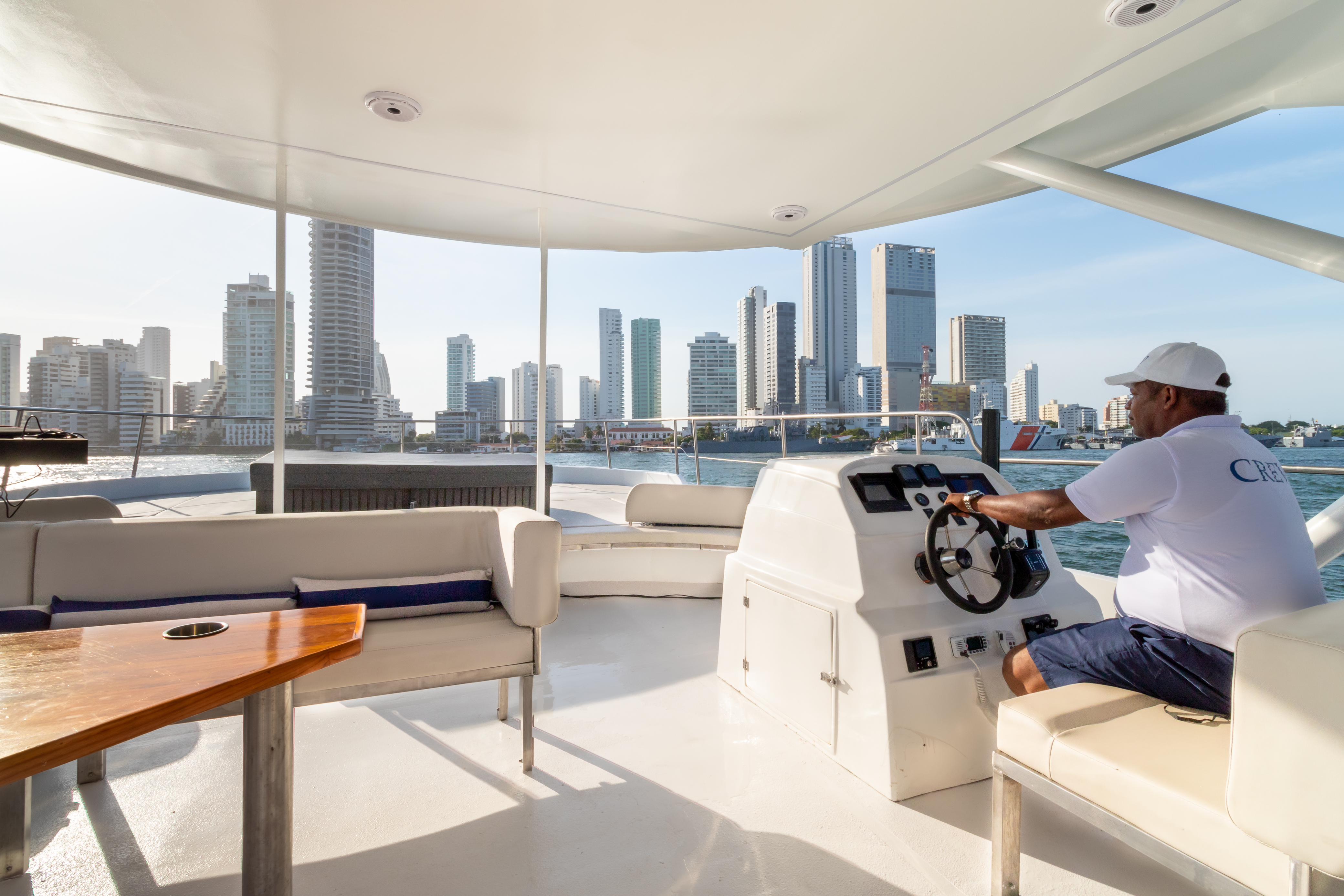 Jacuzzi en cubierta con vista a Bocagrande