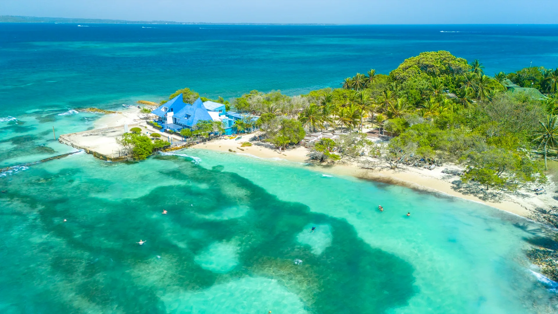 Panoramic view of the sea and vegetation in the Rosario Islands